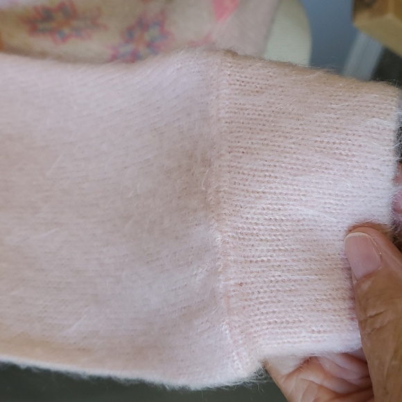 Vintage, angora Sweater Pink  By Tex Maglie. Great gold buttons. Large Old Money - Picture 3 of 8